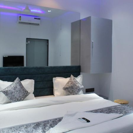 Hotel The Lowell Сурат Экстерьер фото