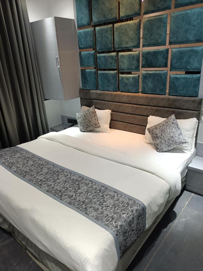 Hotel The Lowell Сурат Экстерьер фото