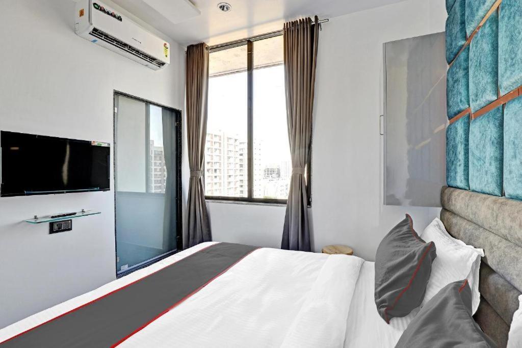 Hotel The Lowell Сурат Экстерьер фото